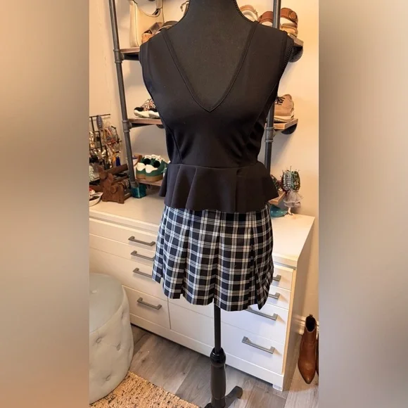Plaid Black and White Women's Skirt - Picture 4 of 7